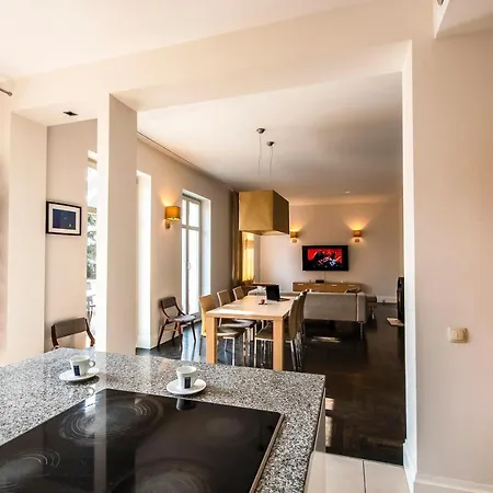1910 Willa - Modern With Private Terrace דירה